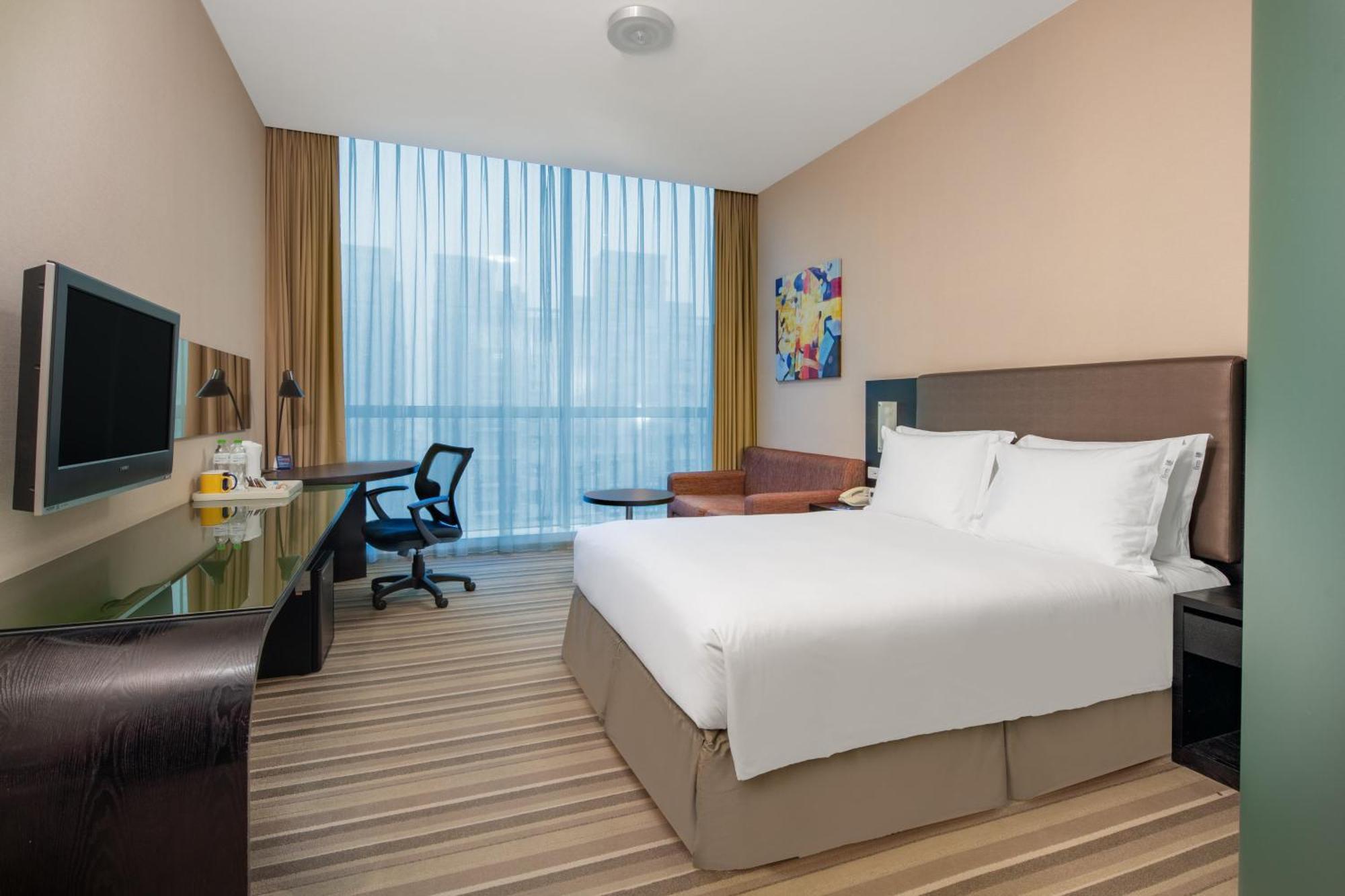 Holiday Inn Express Taichung Park, an IHG hotel Bagian luar foto